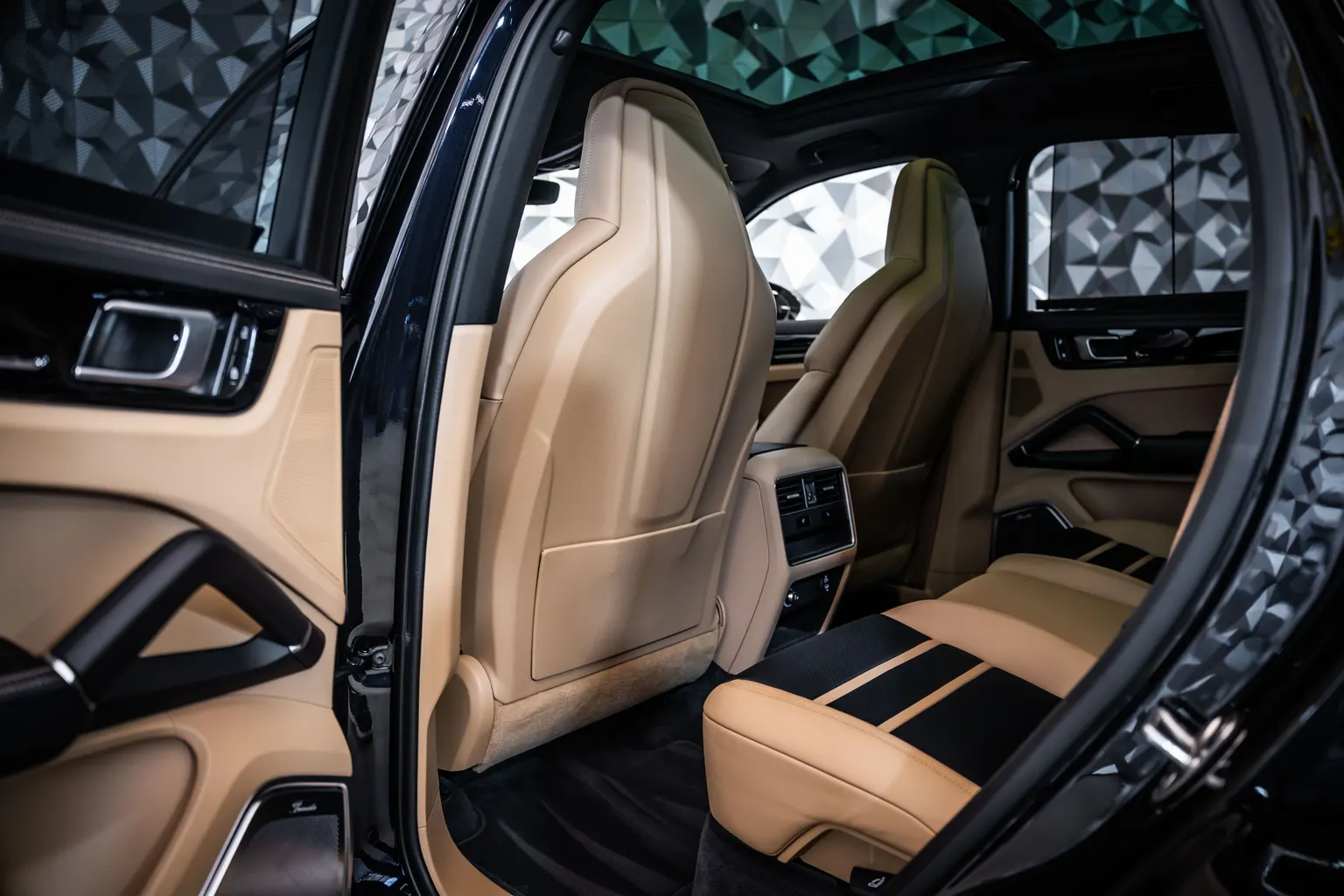 Porsche Cayenne Platinum Edition E-Hybrid*Burm*Pano – снимка 14