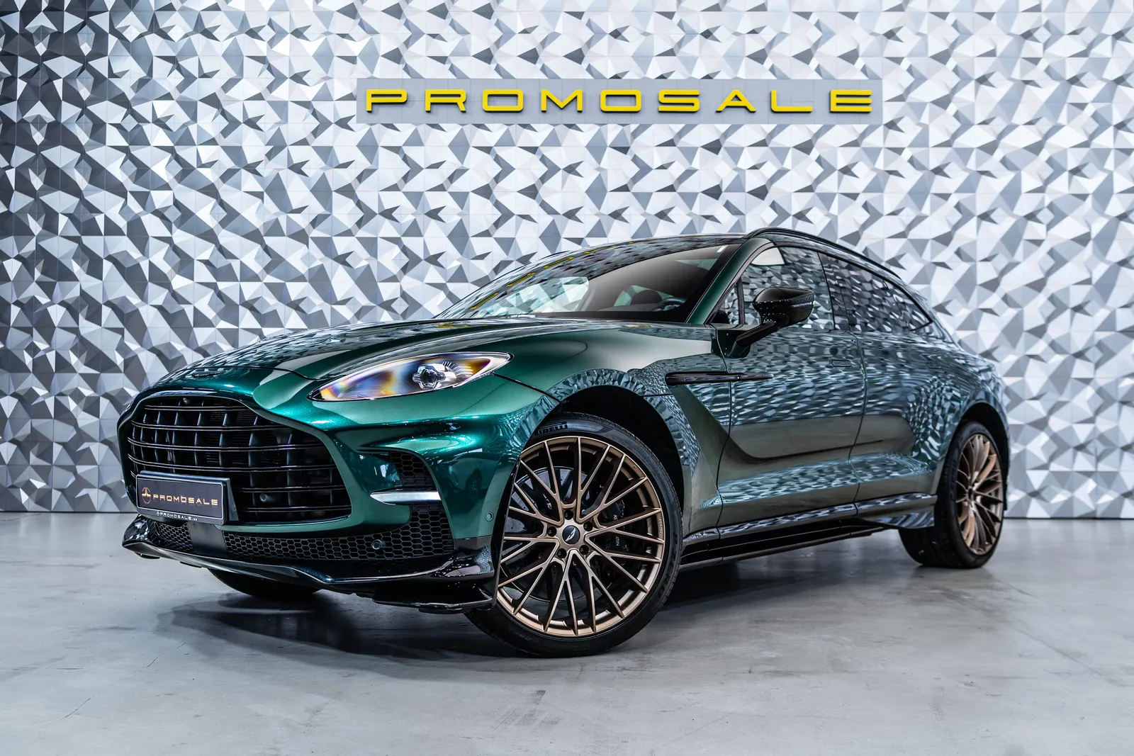 Aston Martin DBX 707*Carbon*Bowers & Wilkins – снимка 1