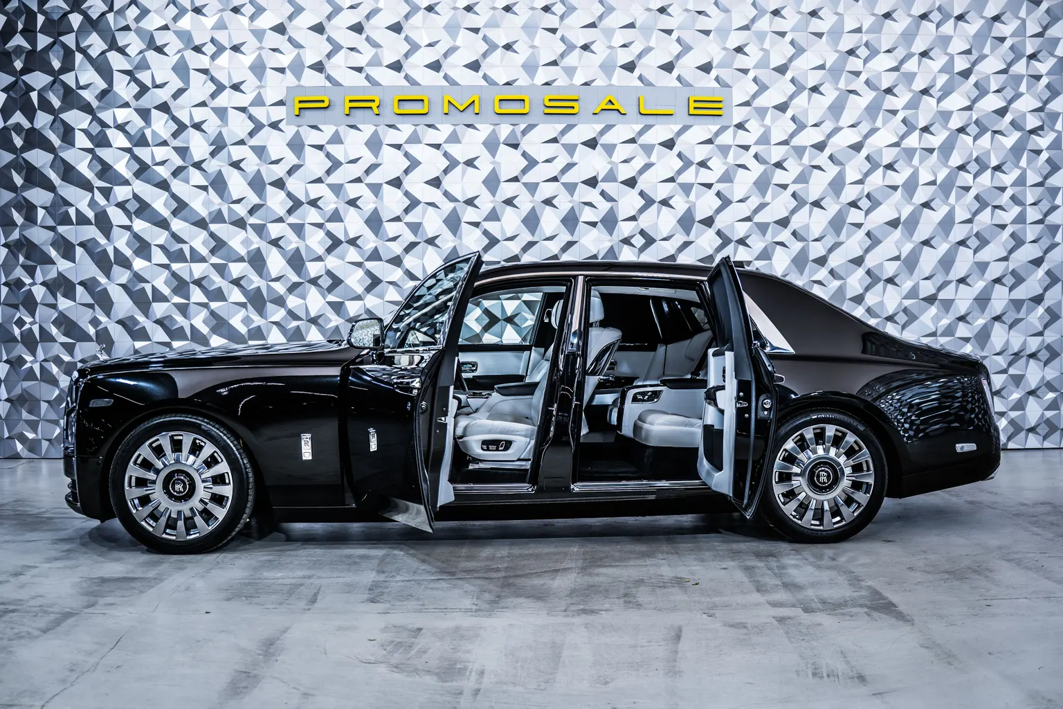 Rolls-Royce Phantom VIII*StarLights*Massage*360*TV*22 – снимка 3