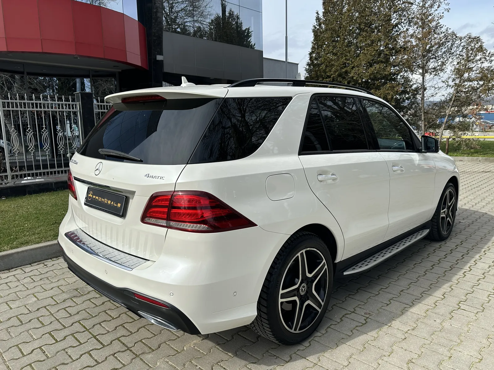 Mercedes-Benz GLE 350 d 4M*AMG*Designo*Night*OffRoad*Alcantara*h/k*Air* – снимка 5