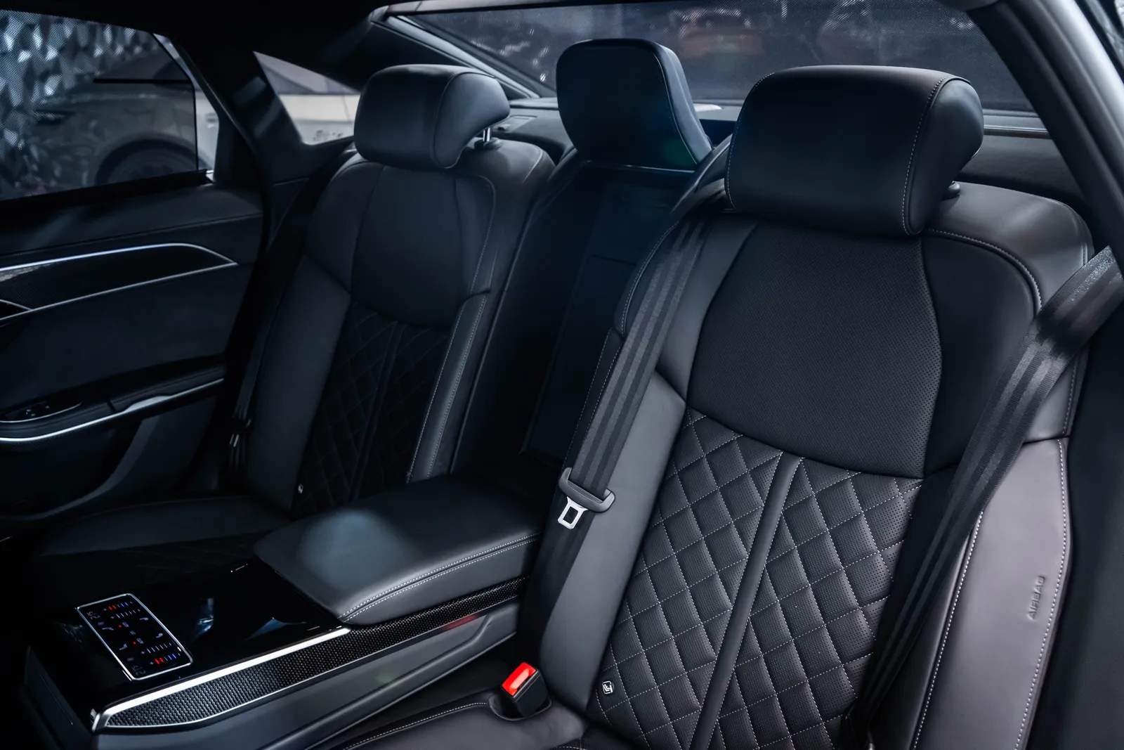 Audi S8 quattro*B&O*360*21*SoftCl* – снимка 16