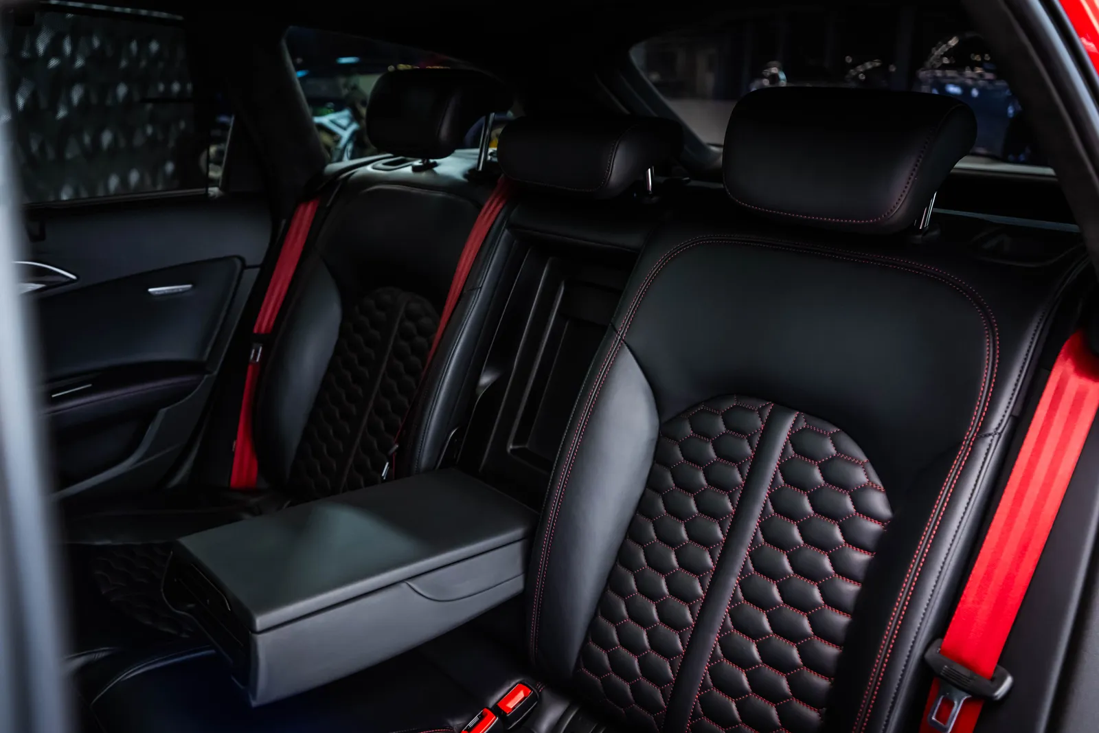 Audi Rs6 *Performance*B&O*HUD*ACC*SOFT-CLOSE* – снимка 16